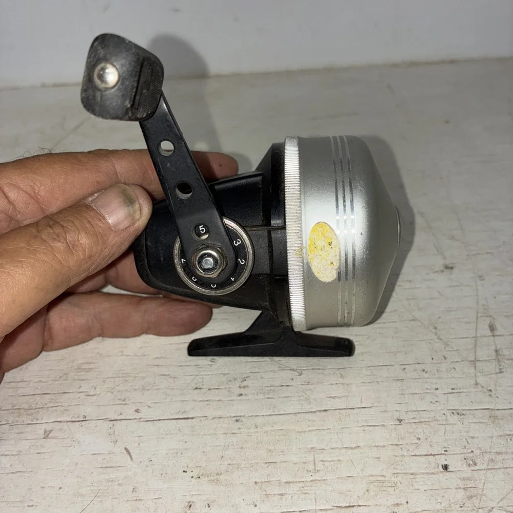 VINTAGE JOHNSON Spirit 445 SPIN CAST REEL GRAPHITE and ALUMINUM Working